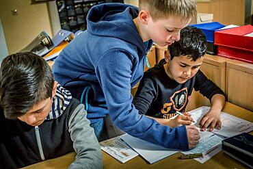 Kinder helfen Kinder