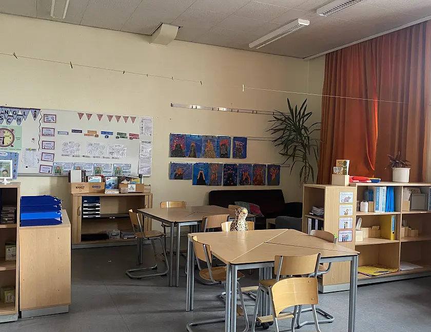 Dies ist einer der 12 Lernräume in unserer Schule.
