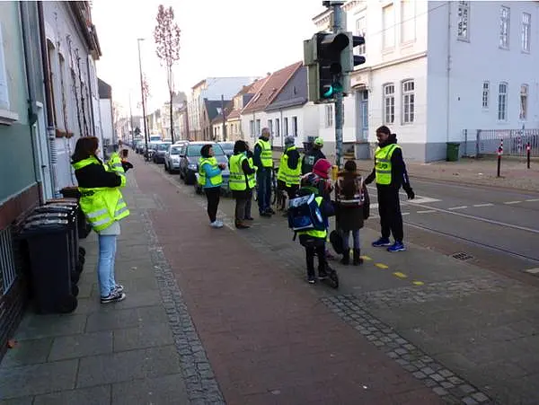 Die Mitarbeit der Eltern, Erziehungsberechtigten und Familien